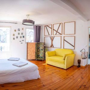 Studio met een King Size Bed